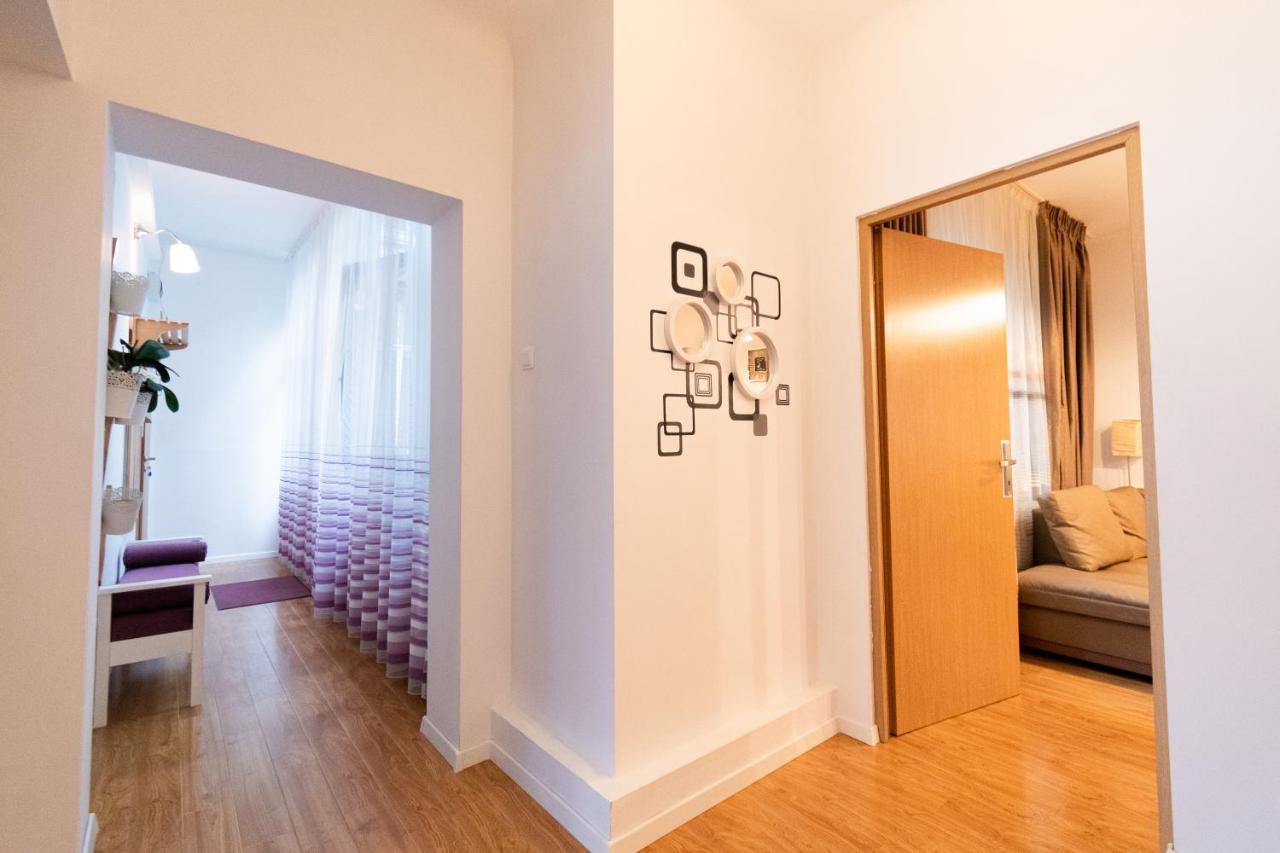 Ardor Apt - Bright And Secluded Apartment In The Heart Of Old Town Braşov Exterior foto