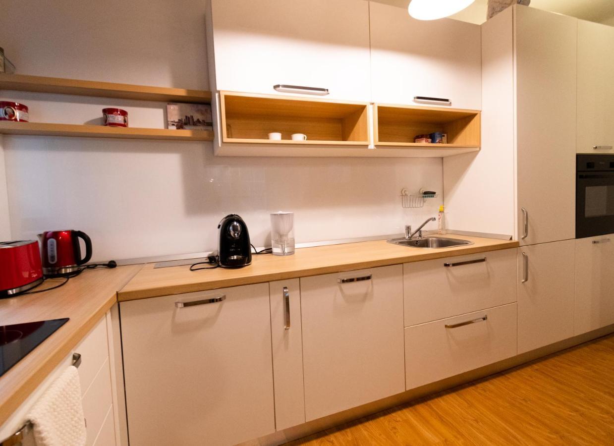 Ardor Apt - Bright And Secluded Apartment In The Heart Of Old Town Braşov Exterior foto