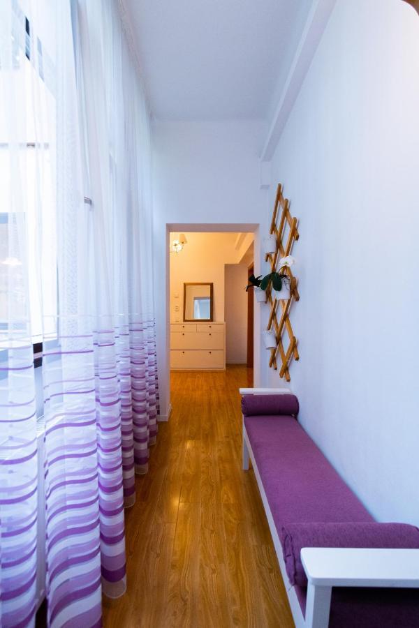 Ardor Apt - Bright And Secluded Apartment In The Heart Of Old Town Braşov Exterior foto