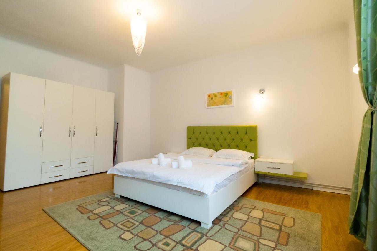 Ardor Apt - Bright And Secluded Apartment In The Heart Of Old Town Braşov Exterior foto