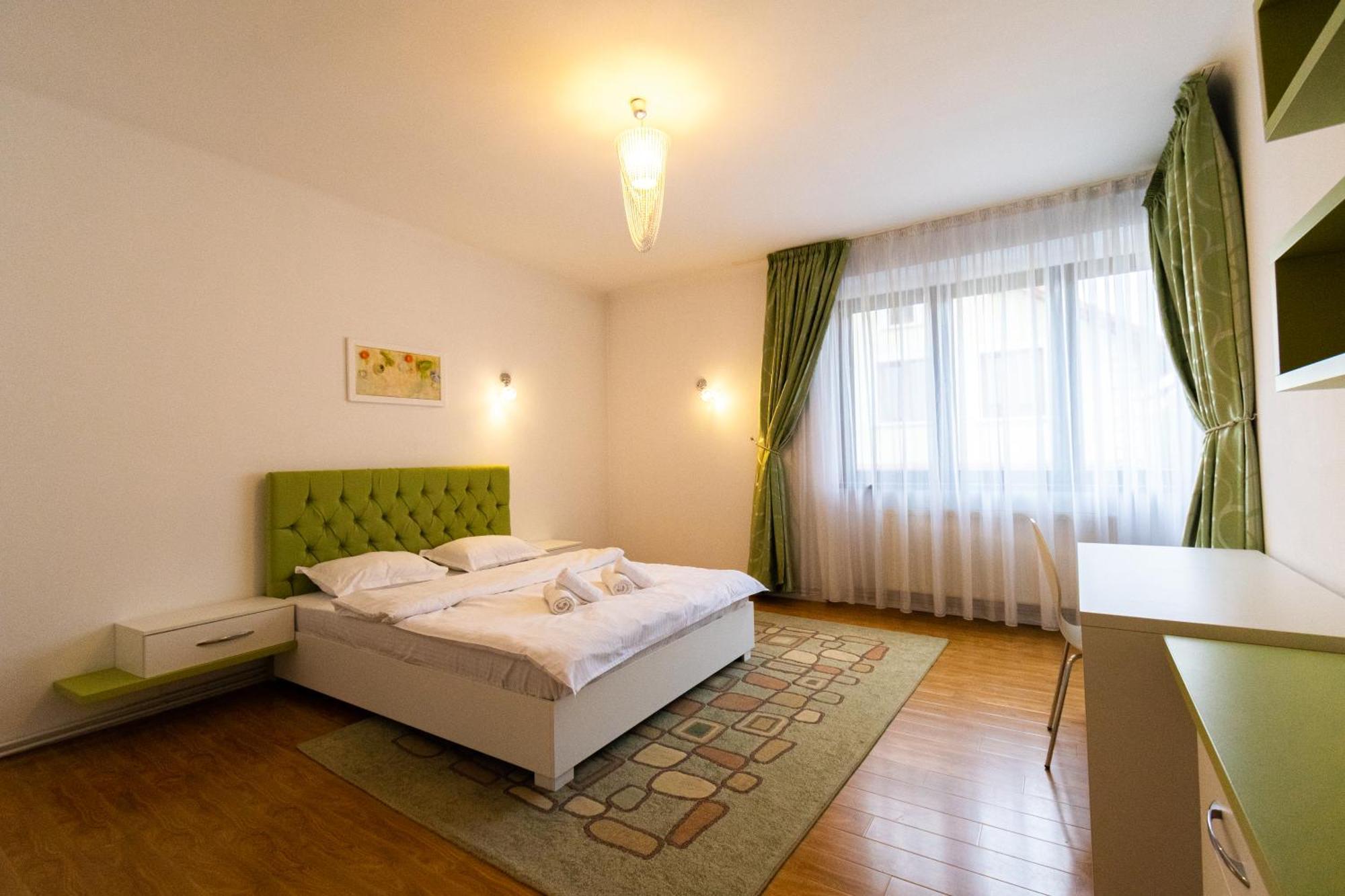 Ardor Apt - Bright And Secluded Apartment In The Heart Of Old Town Braşov Exterior foto
