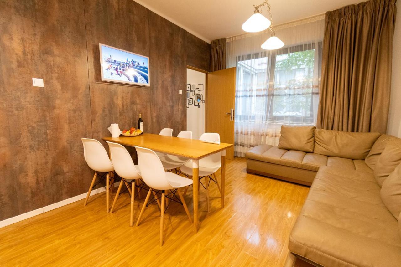 Ardor Apt - Bright And Secluded Apartment In The Heart Of Old Town Braşov Exterior foto